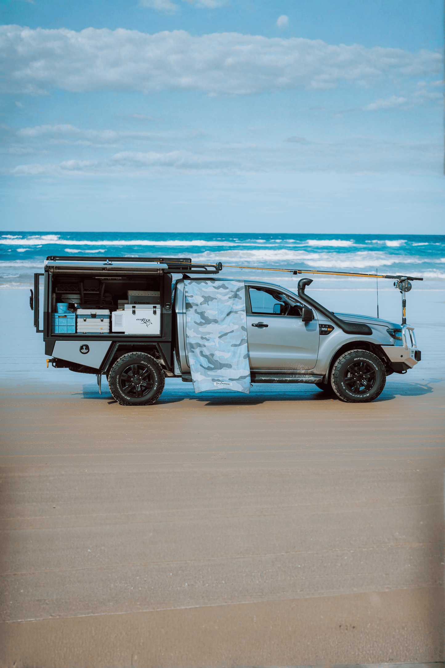 MARLIN - Sand Free Magnetic Beach Towel