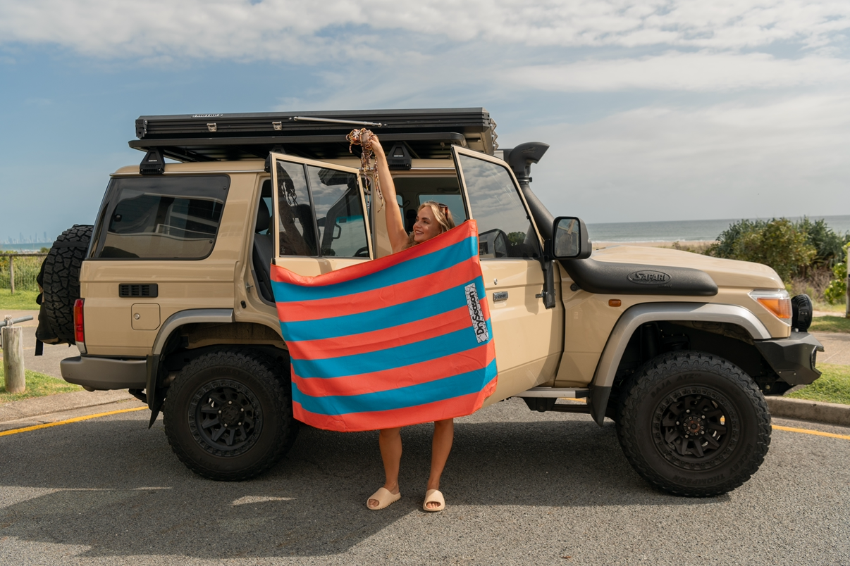 BROOME - Sand Free Magnetic Beach Towel