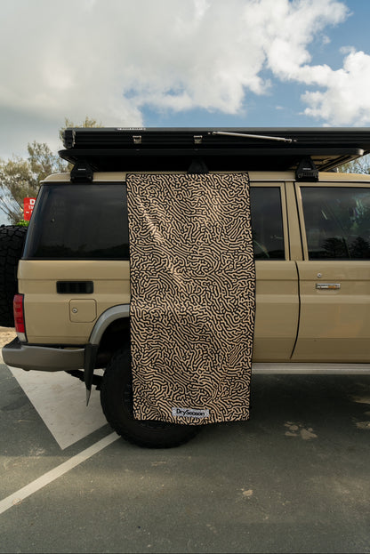SANDY - Sand Free Magnetic Beach Towel In Light Brown