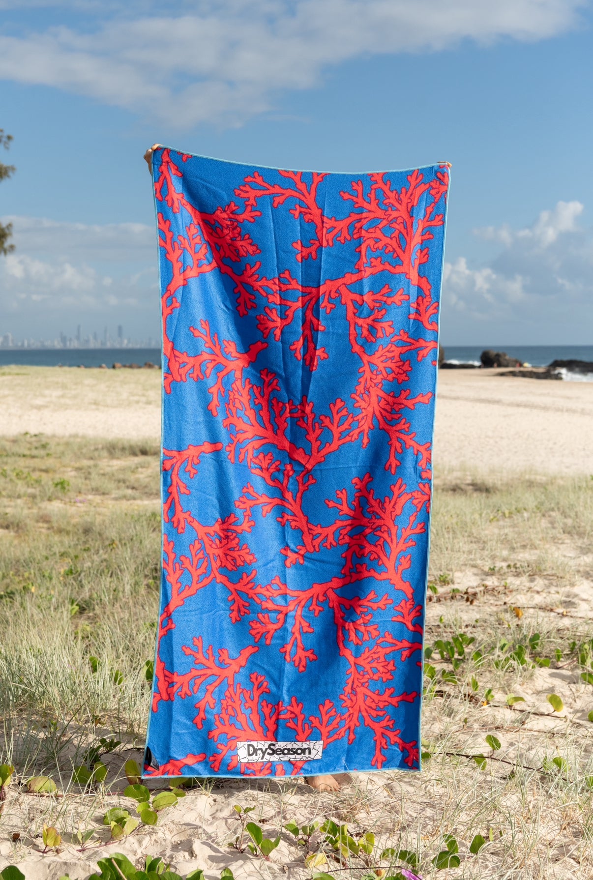 NINGALOO - Sand Free Magnetic Beach Towel Coral