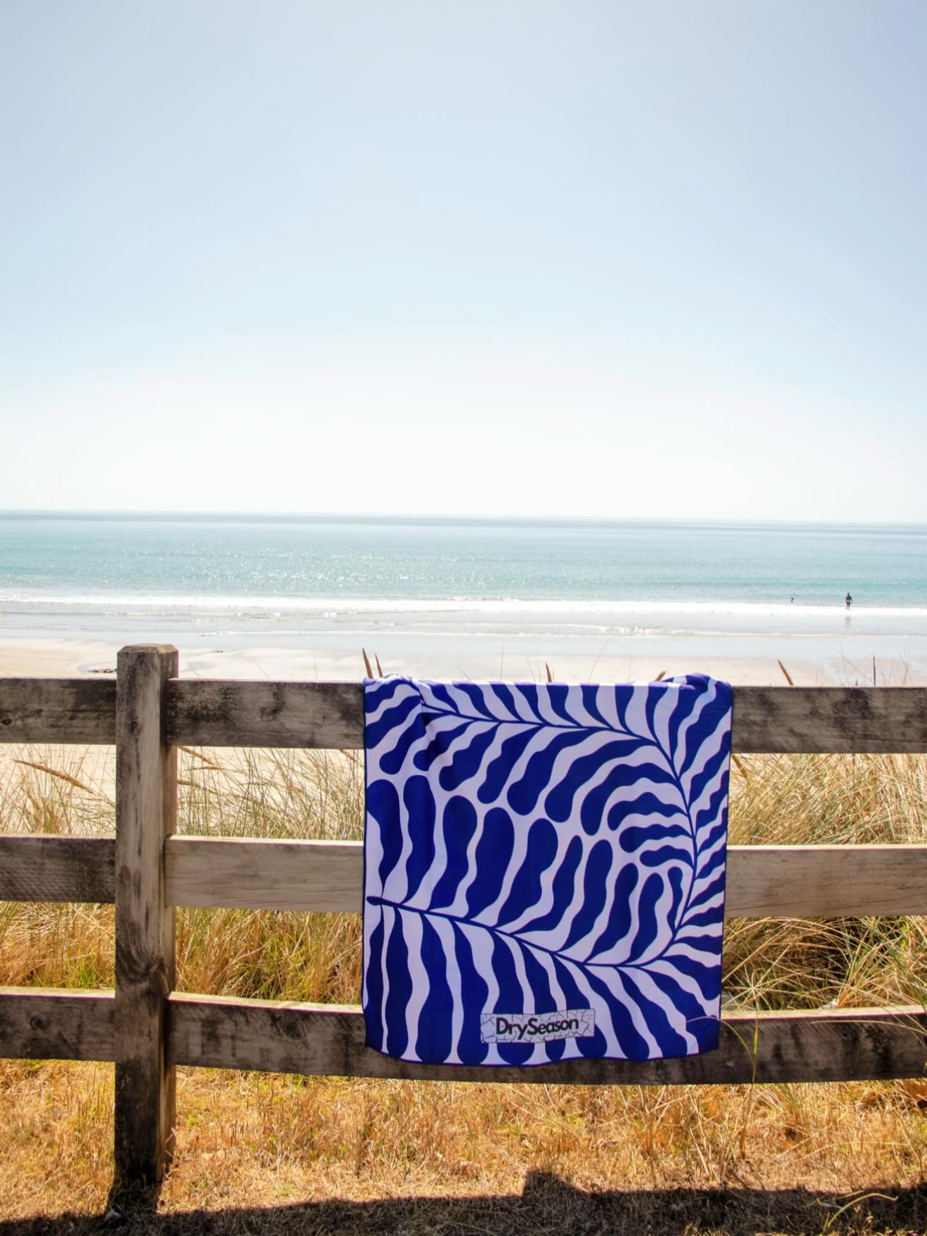 SANTORINI - Sand Free Magnetic Beach Towel In Blue