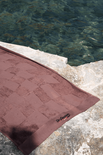 Ironbark - Cotton Magnetic Beach Towel in Chocolate