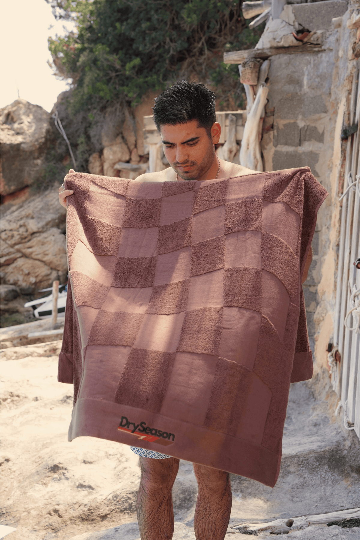 Ironbark - Cotton Magnetic Beach Towel in Chocolate